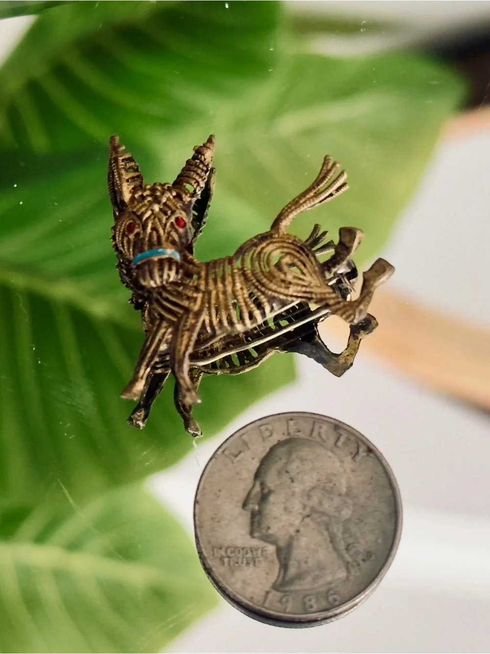 Vintage Unique Happy Donkey 🫏 Gold Tone Wire Brooch w/ Red Eye, Movable Head